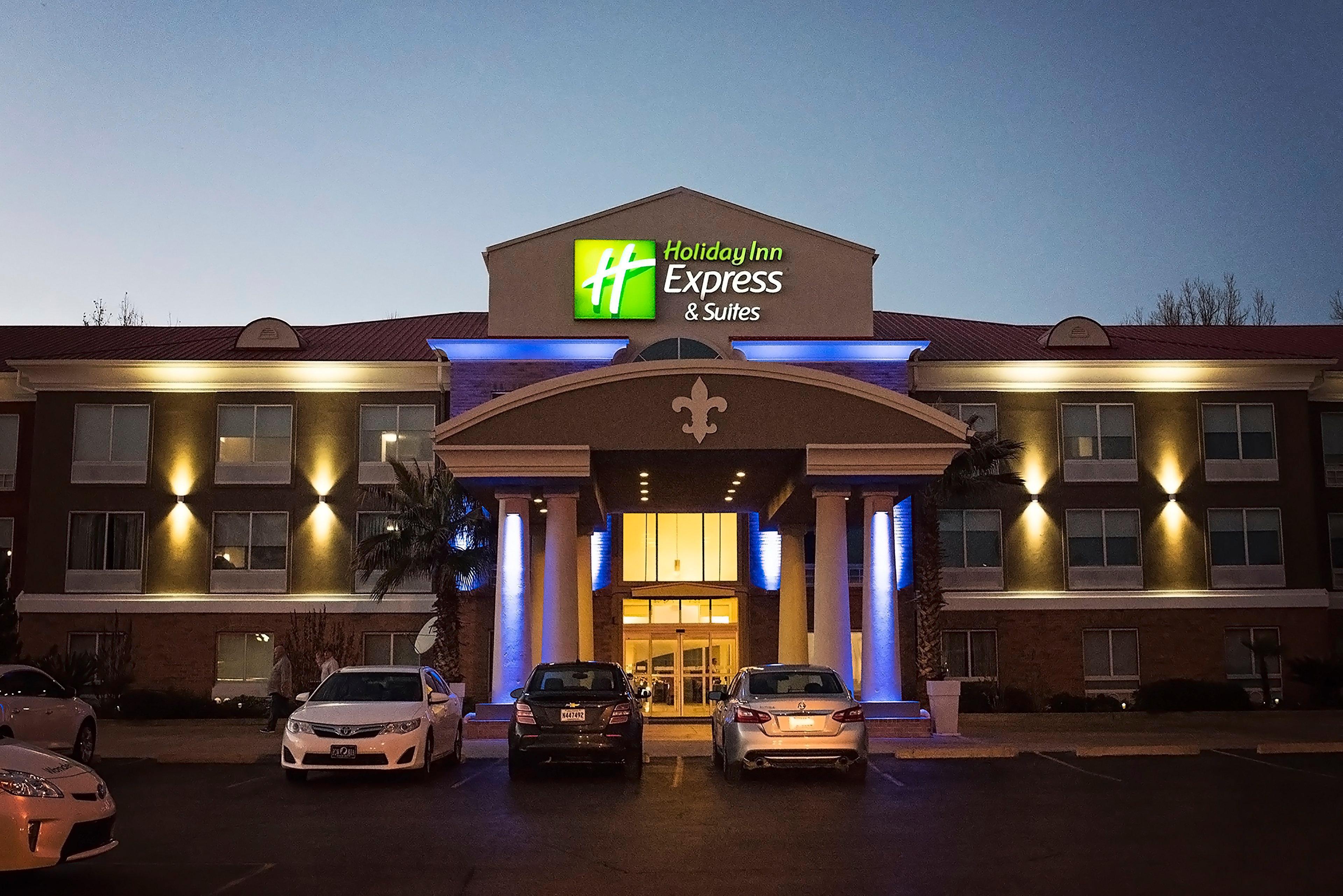 Holiday Inn Express & Suites Alexandria, An Ihg Hotel Bagian luar foto